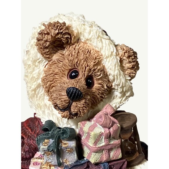 The Ghost of Christmas Present... It's Not Too Late Figurine #228335 - Picture 3 of 14